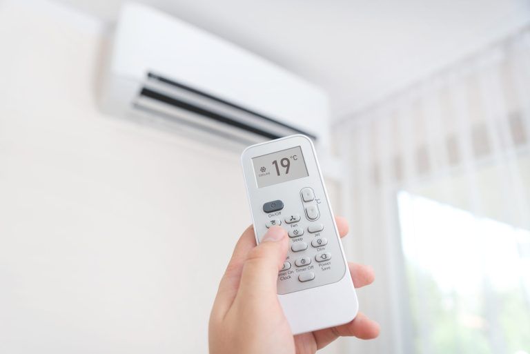 Jak Klimatyzacja Wpływa na Rachunki za Prąd w Warszawie? – Analiza fpklima.pl